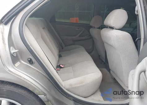 2001 Toyota Camry Le z USA, uszkodzony, nr VIN 4T1BG22K11U066609